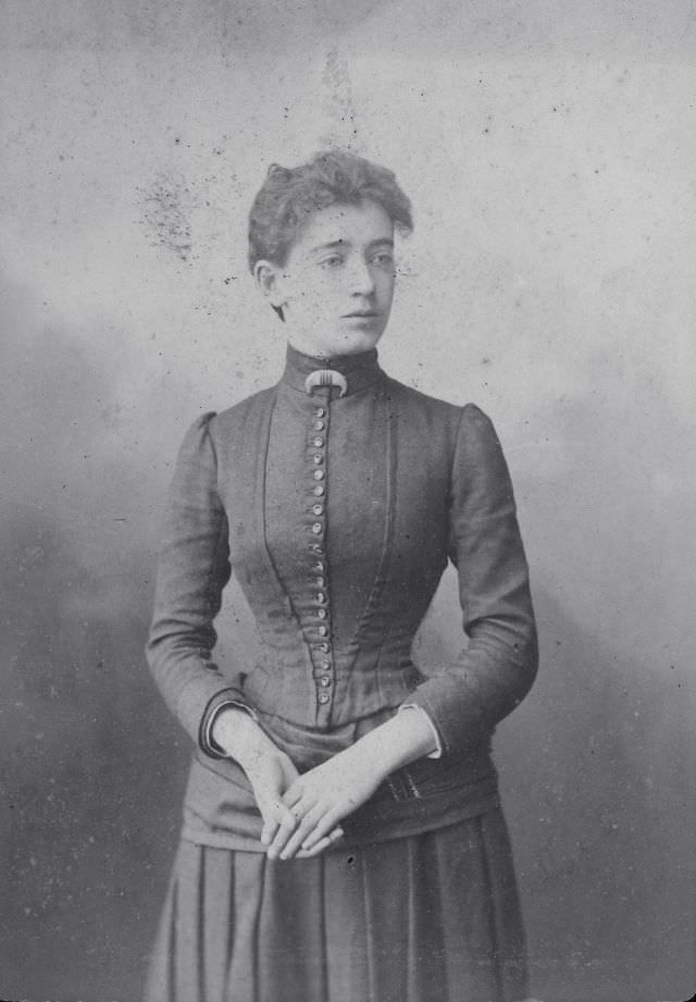 Indispensable Undergarment of Victorian-era: Beautiful Victorian Women in Tight Corsets from the late 19th Century