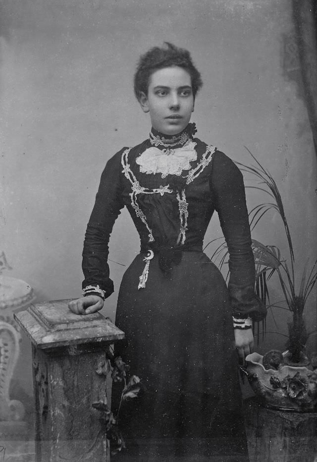 Indispensable Undergarment of Victorian-era: Beautiful Victorian Women in Tight Corsets from the late 19th Century