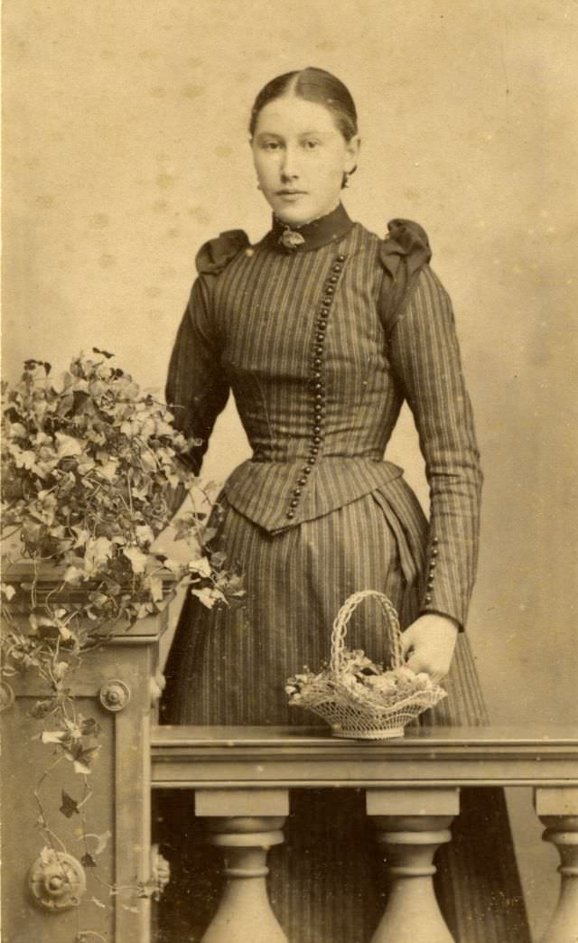 Indispensable Undergarment of Victorian-era: Beautiful Victorian Women in Tight Corsets from the late 19th Century