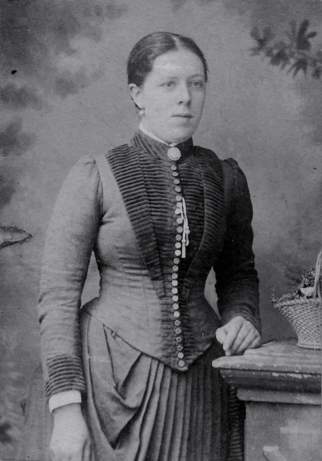 Indispensable Undergarment of Victorian-era: Beautiful Victorian Women in Tight Corsets from the late 19th Century