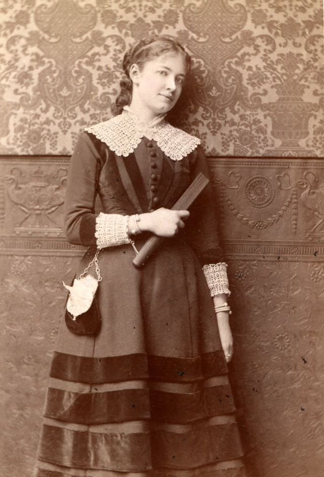 Indispensable Undergarment of Victorian-era: Beautiful Victorian Women in Tight Corsets from the late 19th Century