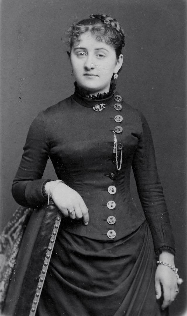 Indispensable Undergarment of Victorian-era: Beautiful Victorian Women in Tight Corsets from the late 19th Century