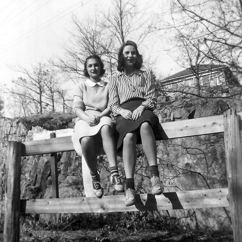 Women in Saddle Shoes: Fabulous Photos Showing the Simple Design of Iconic Footwear during their Peak Popularity