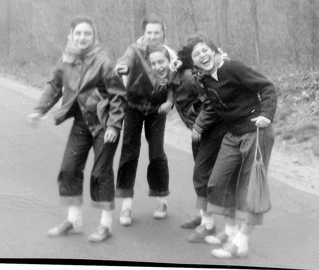 Women in Saddle Shoes: Fabulous Photos Showing the Simple Design of Iconic Footwear during their Peak Popularity