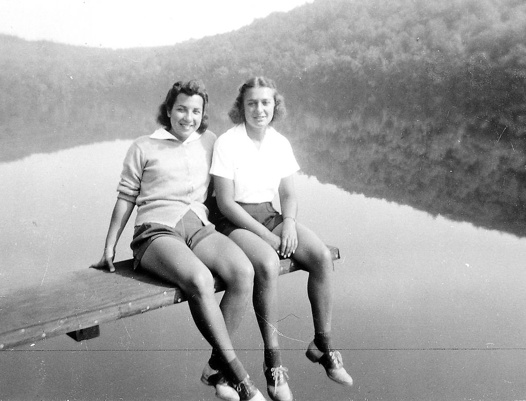 Women in Saddle Shoes: Fabulous Photos Showing the Simple Design of Iconic Footwear during their Peak Popularity