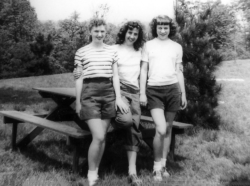 Women in Saddle Shoes: Fabulous Photos Showing the Simple Design of Iconic Footwear during their Peak Popularity