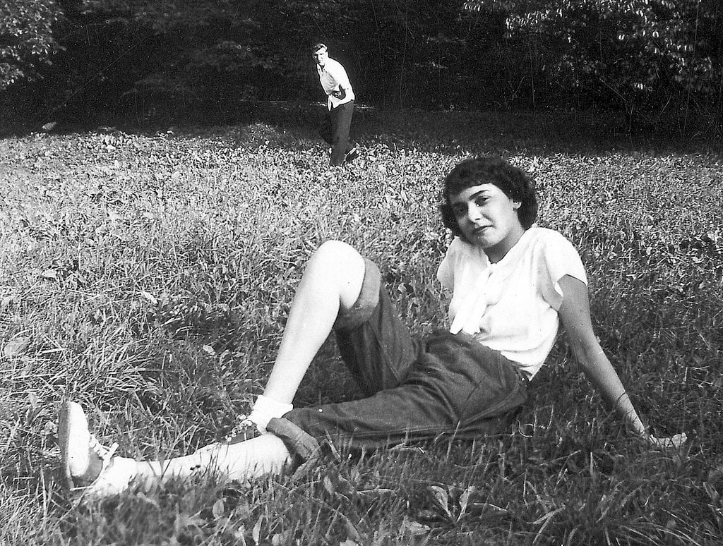 Women in Saddle Shoes: Fabulous Photos Showing the Simple Design of Iconic Footwear during their Peak Popularity