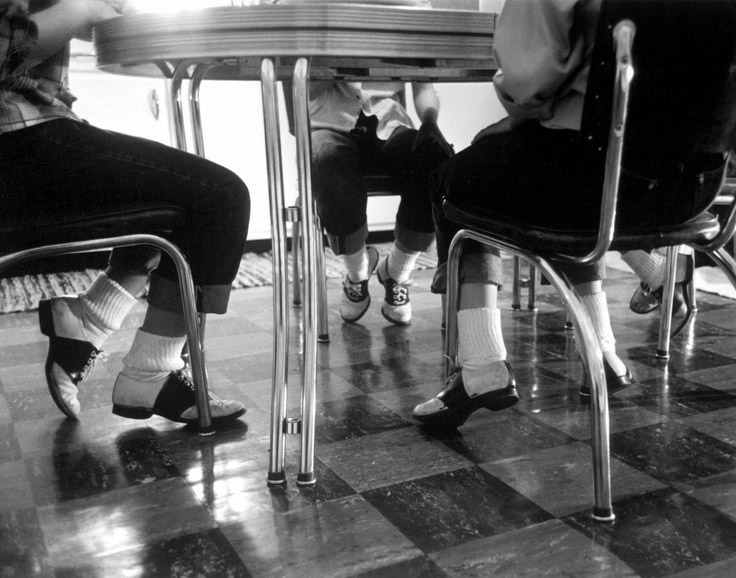 Women in Saddle Shoes: Fabulous Photos Showing the Simple Design of Iconic Footwear during their Peak Popularity