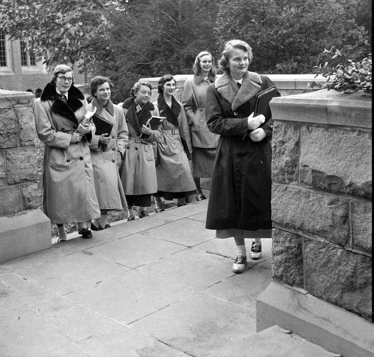 Women in Saddle Shoes: Fabulous Photos Showing the Simple Design of Iconic Footwear during their Peak Popularity