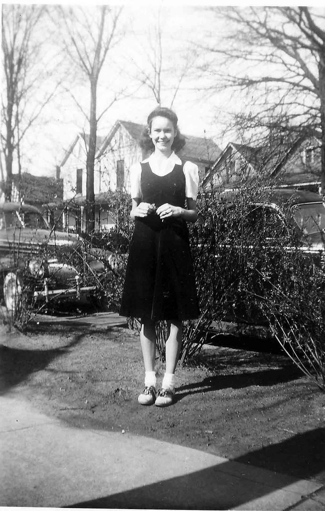 Women in Saddle Shoes: Fabulous Photos Showing the Simple Design of Iconic Footwear during their Peak Popularity