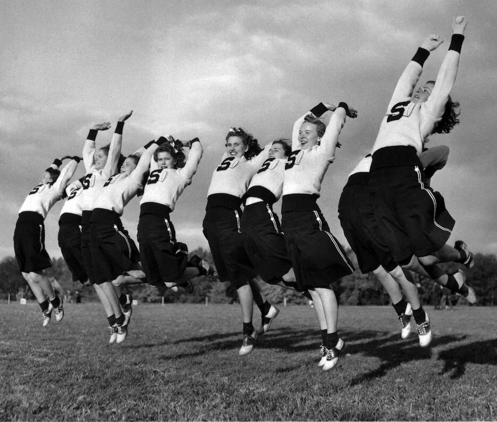 Women in Saddle Shoes: Fabulous Photos Showing the Simple Design of Iconic Footwear during their Peak Popularity