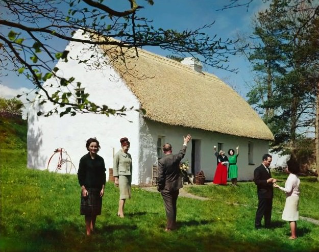 Irish Thatched Cottage, Bunratty, County Clare