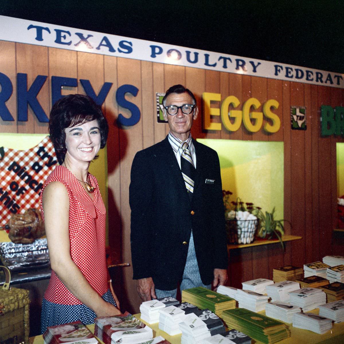 Stunning Photos from the 1972 Texas State Fair Hosted by Pecan Nuts