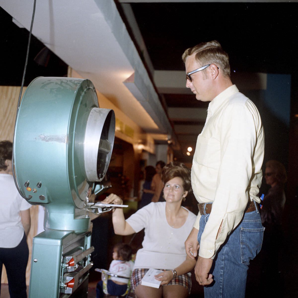 Stunning Photos from the 1972 Texas State Fair Hosted by Pecan Nuts