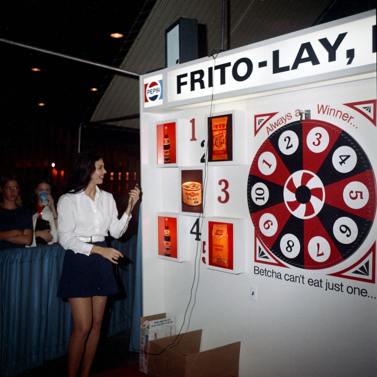 Stunning Photos from the 1972 Texas State Fair Hosted by Pecan Nuts