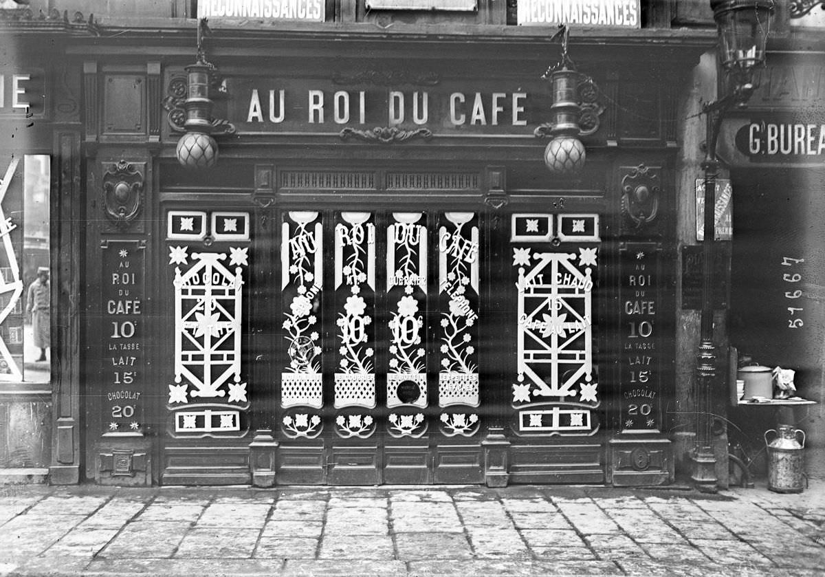 During World War I, Shops in Paris Built Styling Anti-Bombing Windows