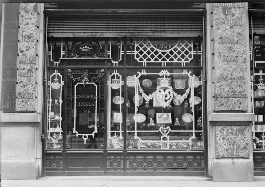 During World War I, Shops in Paris Built Styling Anti-Bombing Windows