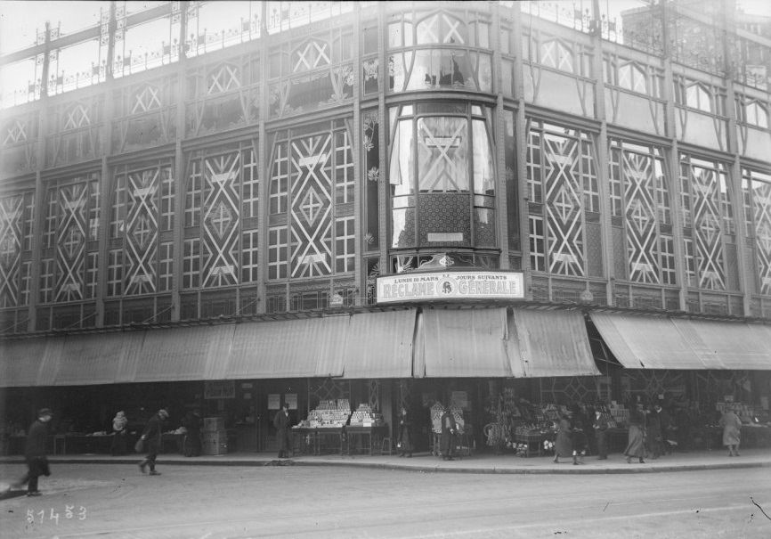 During World War I, Shops in Paris Built Styling Anti-Bombing Windows