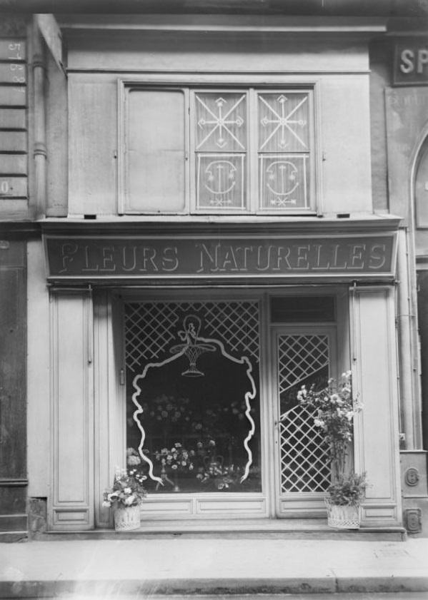 During World War I, Shops in Paris Built Styling Anti-Bombing Windows