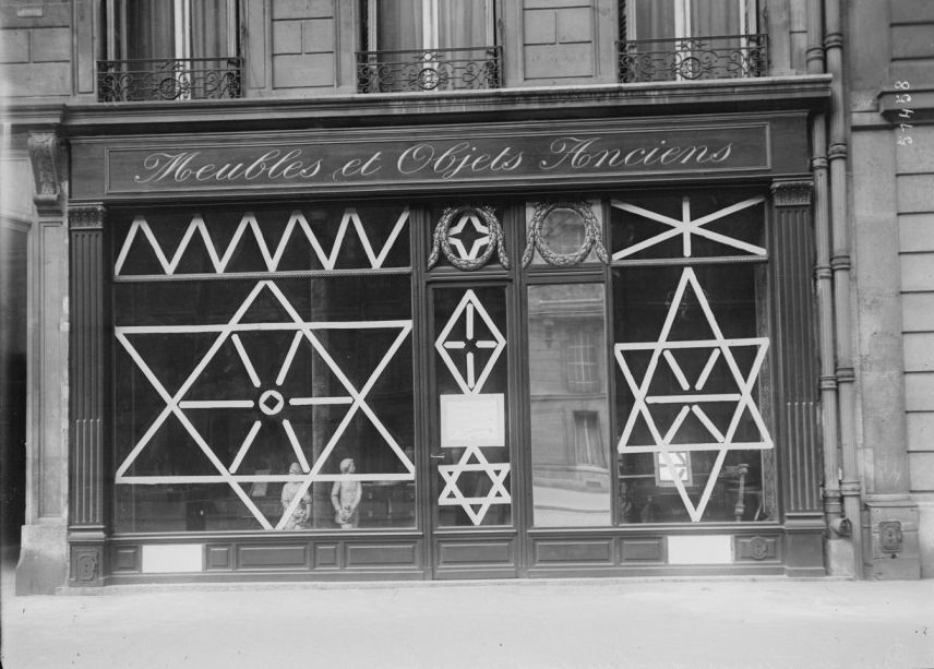 During World War I, Shops in Paris Built Styling Anti-Bombing Windows