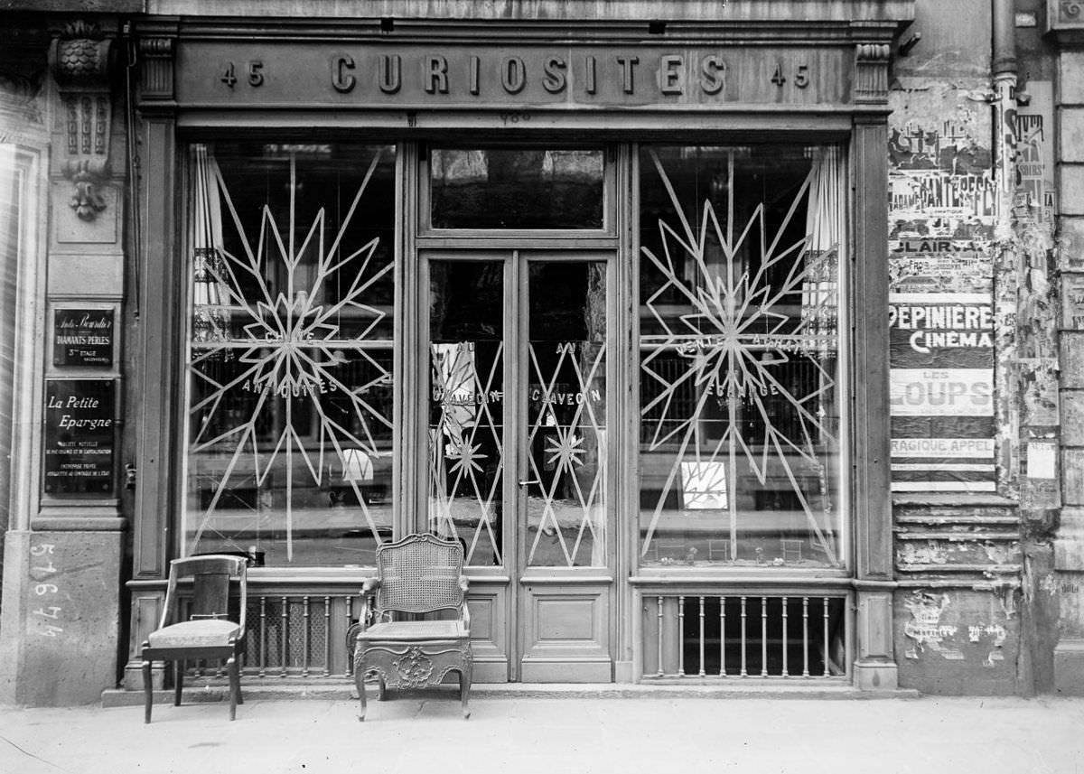 During World War I, Shops in Paris Built Styling Anti-Bombing Windows