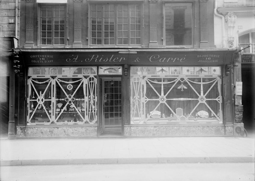 During World War I, Shops in Paris Built Styling Anti-Bombing Windows