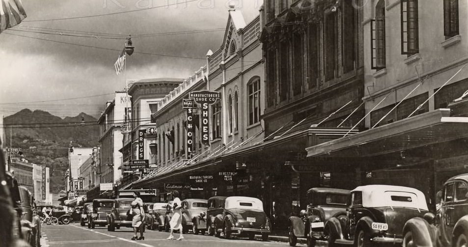 Fort Street at Hotel Mauka, 1940