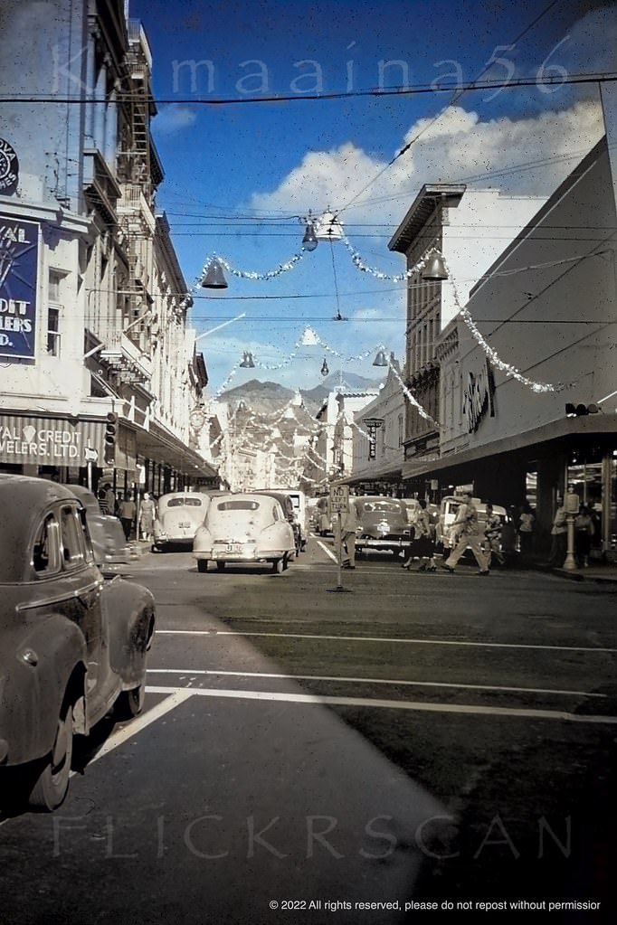 Looking mauka (inland) along Fort Street from the South King Street intersection in downtown Honolulu, 1949