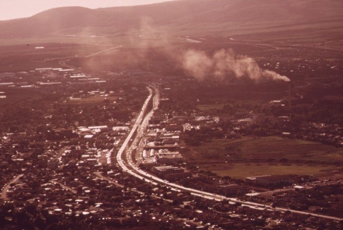 Hawaii’s freeways offer beautiful scenic views – without obtrusive billboards.