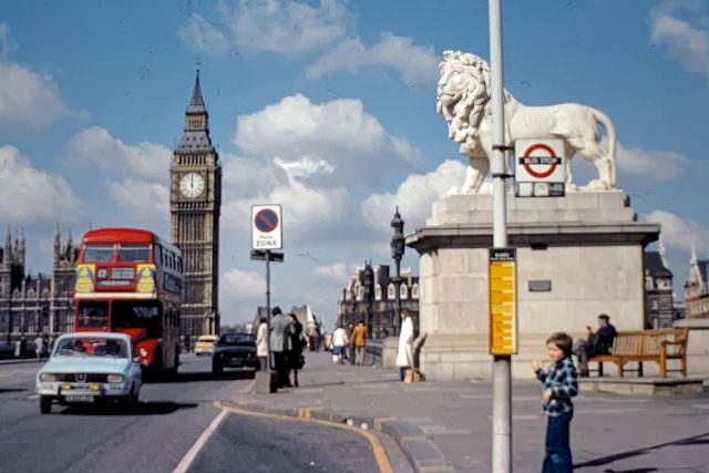 Fabulous Vintage Photos of London in 1977 and 1978 by Przemek Vonau