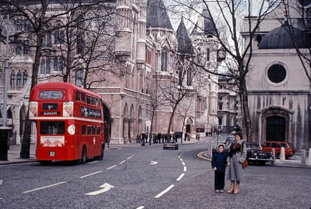 Fabulous Vintage Photos of London in 1977 and 1978 by Przemek Vonau