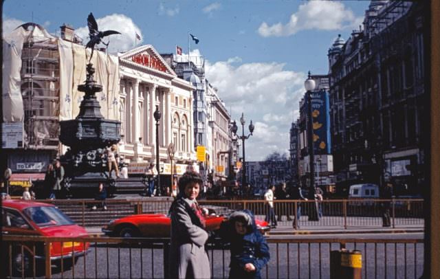 Fabulous Vintage Photos of London in 1977 and 1978 by Przemek Vonau