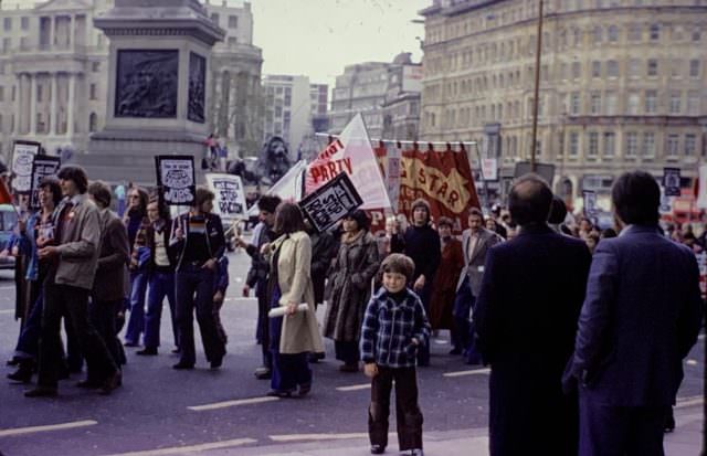 Fabulous Vintage Photos of London in 1977 and 1978 by Przemek Vonau