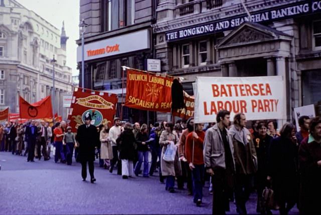 Fabulous Vintage Photos of London in 1977 and 1978 by Przemek Vonau