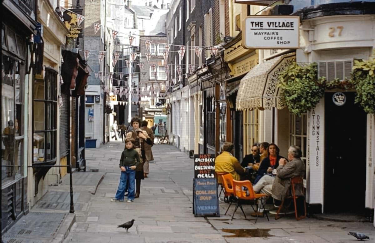 Fabulous Vintage Photos of London in 1977 and 1978 by Przemek Vonau