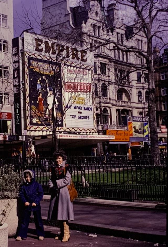 Fabulous Vintage Photos of London in 1977 and 1978 by Przemek Vonau