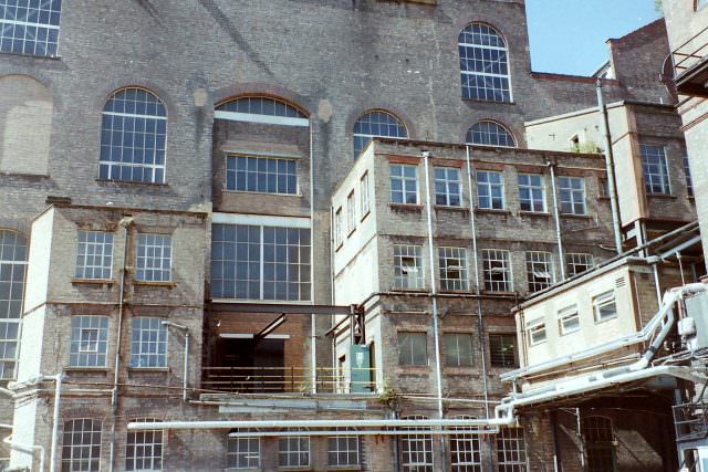 Historical Photos of the Lots Road Power Station of London