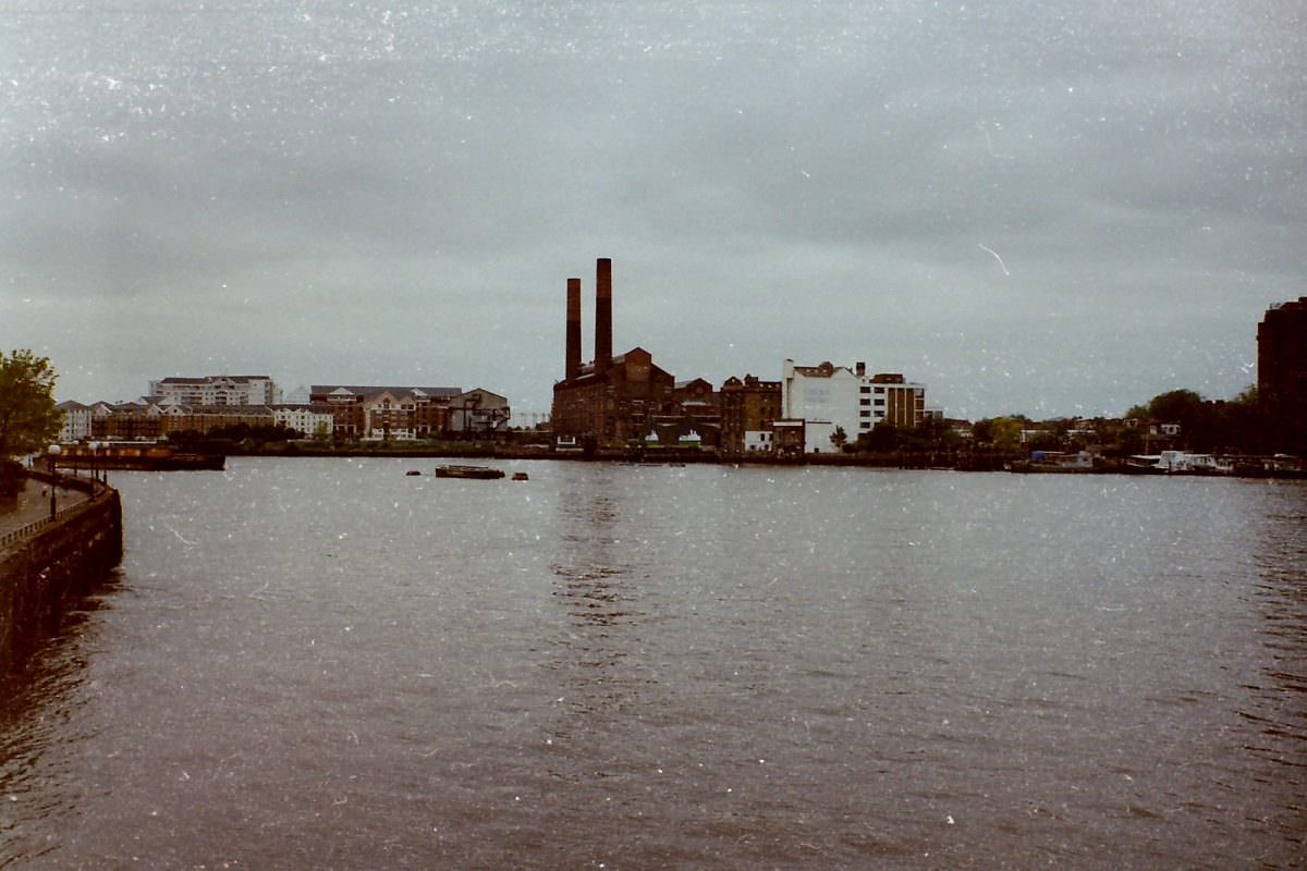 Historical Photos of the Lots Road Power Station of London