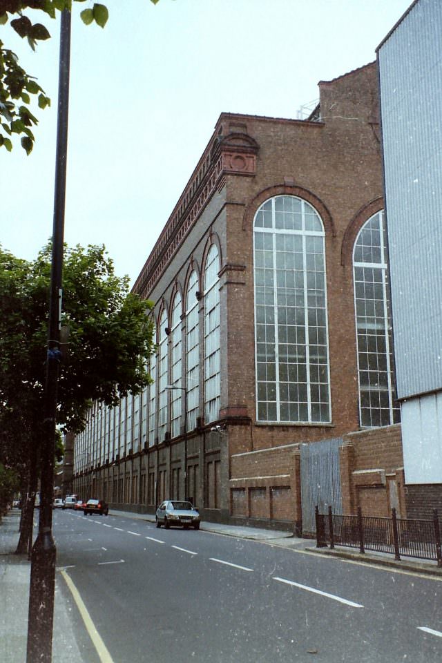 Historical Photos of the Lots Road Power Station of London