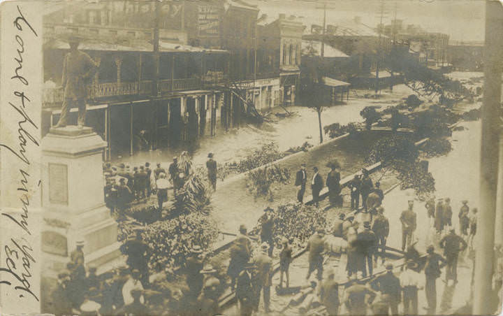 Flooded street at Duncan Place in Mobile, Alabama, after the hurricane of 1906.