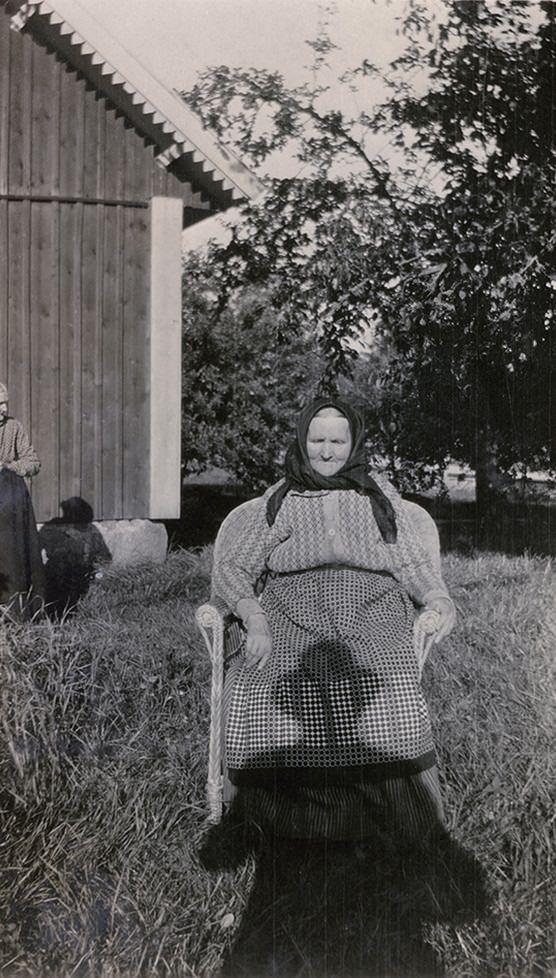 Predator: A Mysterious Man in Hat appearing in Vintage Photos Through the Decades