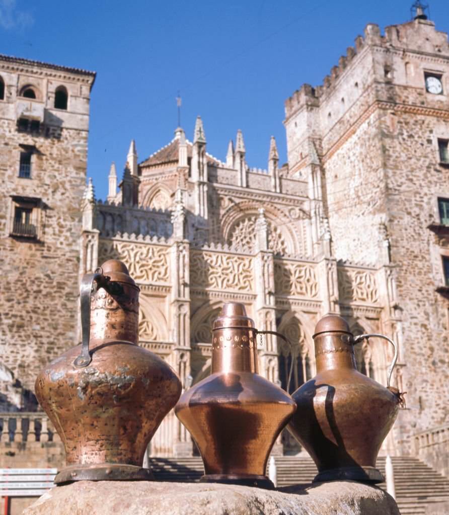 Estremaduran crafts, at the Guadalupe's Monastery, 1964, Estremadura, Spain.