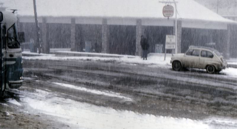 Snowfall in the port of Somosierra, January 1963