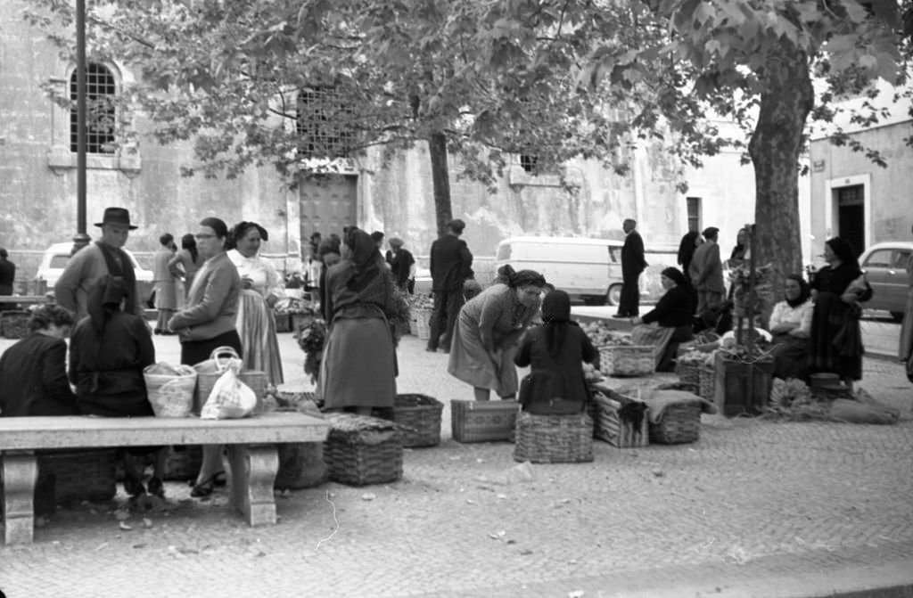 Women at the market place, Mardi, 1960s