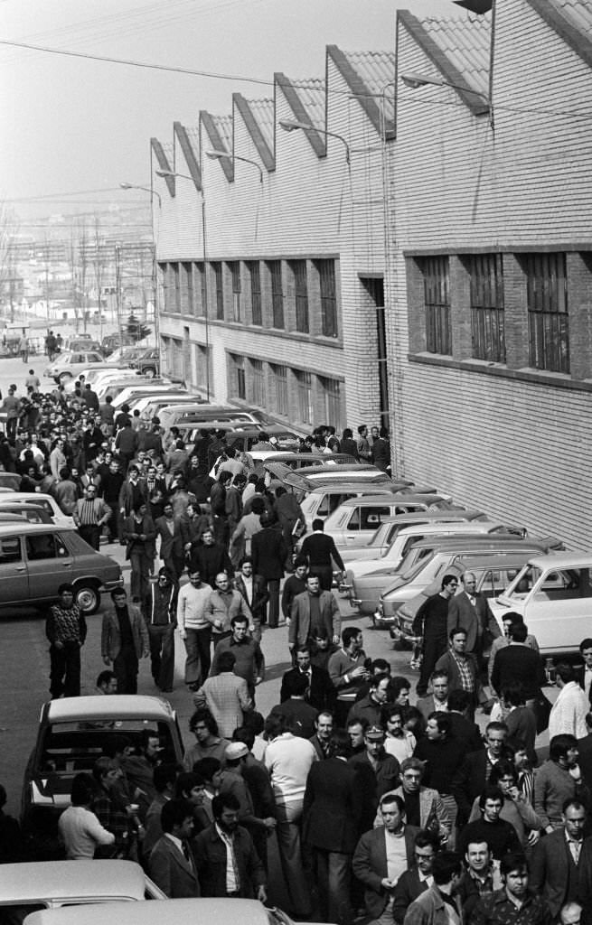 Life in Spain during the process of democratic transition, 1977