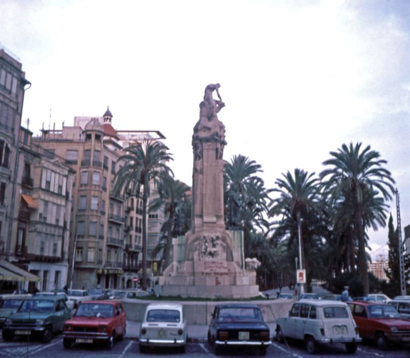 Cars & monument Alicante, Alicante, Valencia, 1977