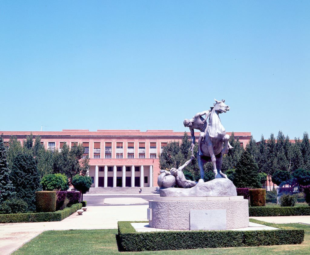 View of Anna Hyatt Huntington's 'Los portadores de la antorcha' (The Torch Bearers) outside the Medical school at the University City of Madrid, Spain, 1970.