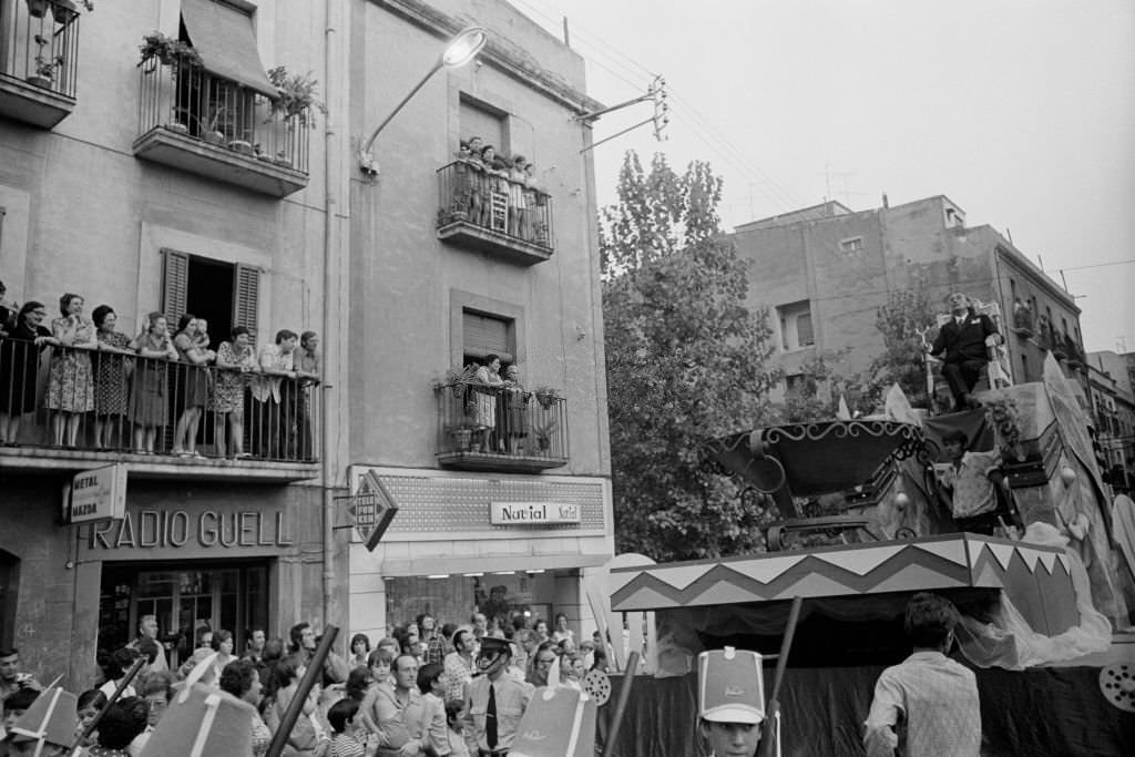 Triumphant entry of Salvador Dali on a chariot in Tarragona on August 17, 1973, Spain.