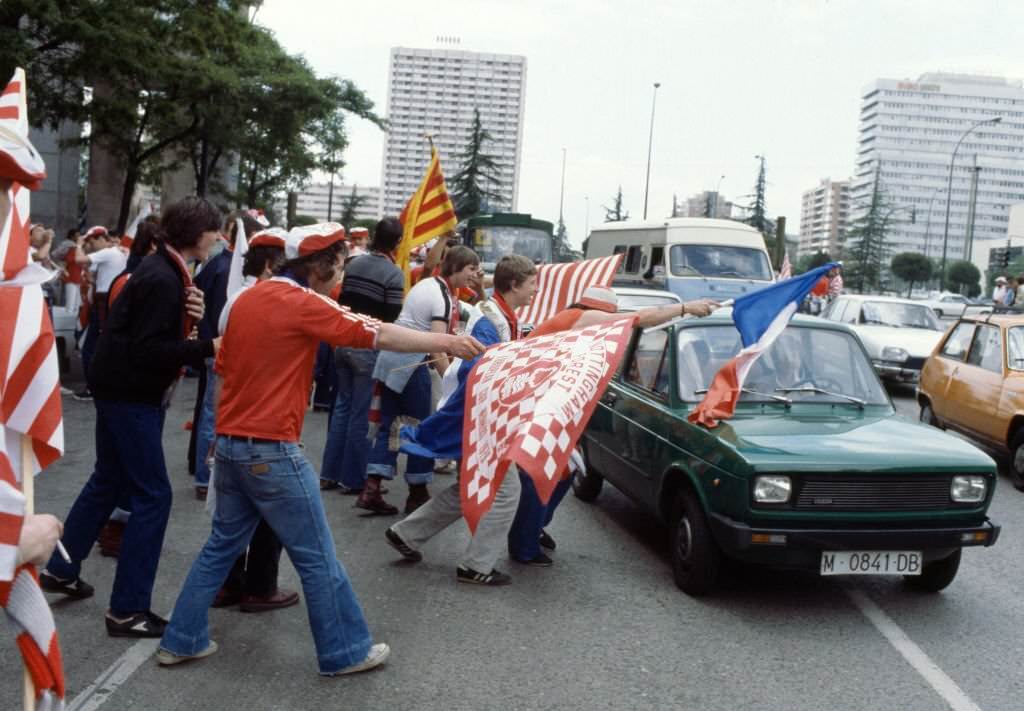 Nottingham Forest fans invade the streets of Madrid before the European Cup Final between Nottingham Forest and Hamburger SV on May 28, 1980 in Madrid, Spain.