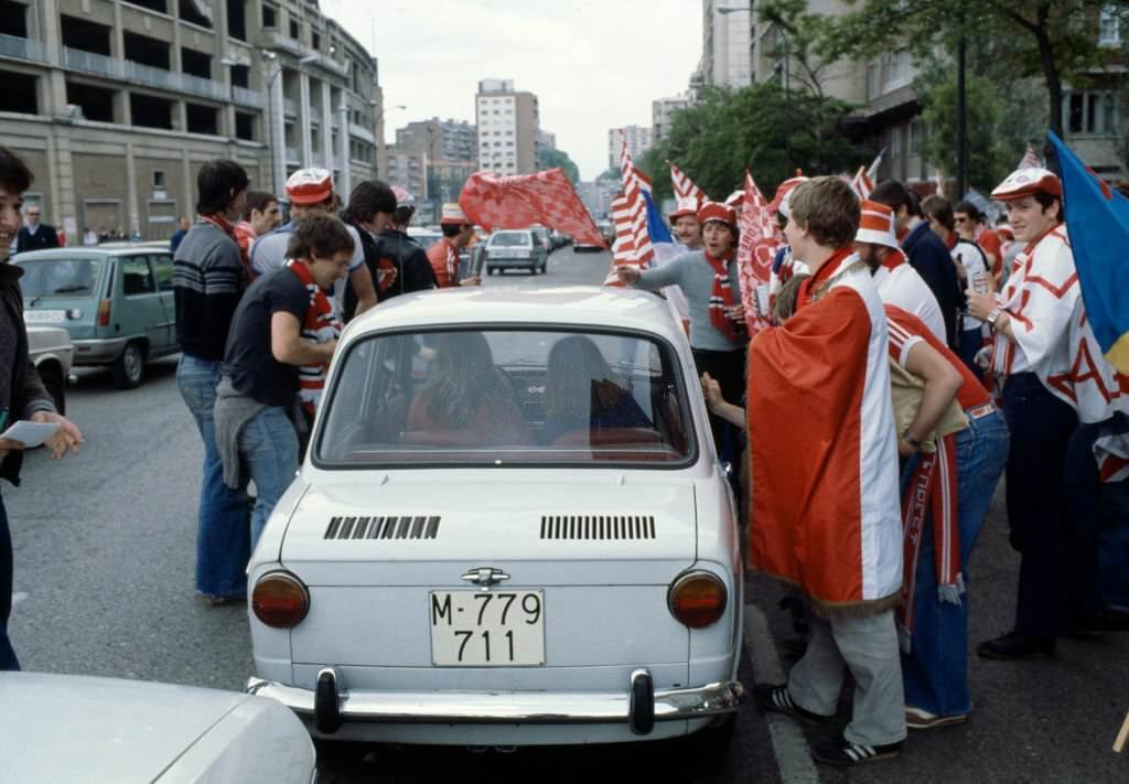 Nottingham Forest fans invade the streets of Madrid before the European Cup Final between Nottingham Forest and Hamburger SV on May 28, 1980 in Madrid, Spain.
